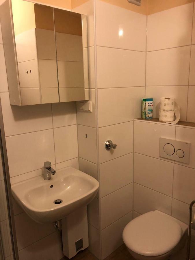 Top Appartement, Mit Messe Und Flughafen Nahe Dusseldorf Luaran gambar