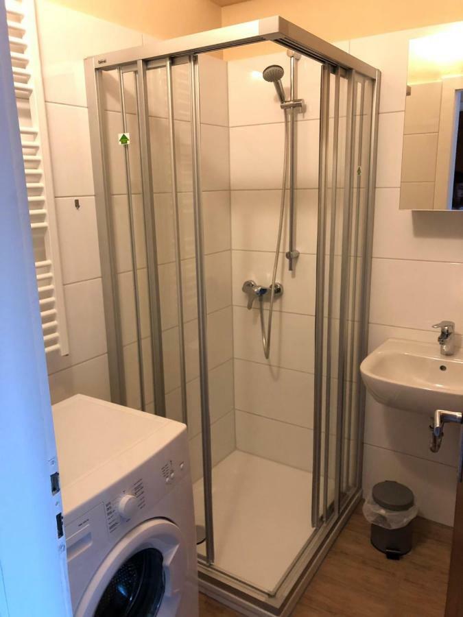 Top Appartement, Mit Messe Und Flughafen Nahe Dusseldorf Luaran gambar